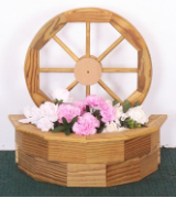 Wooden Wagon Wheel Planter Wooden Wagon Wheel Planter